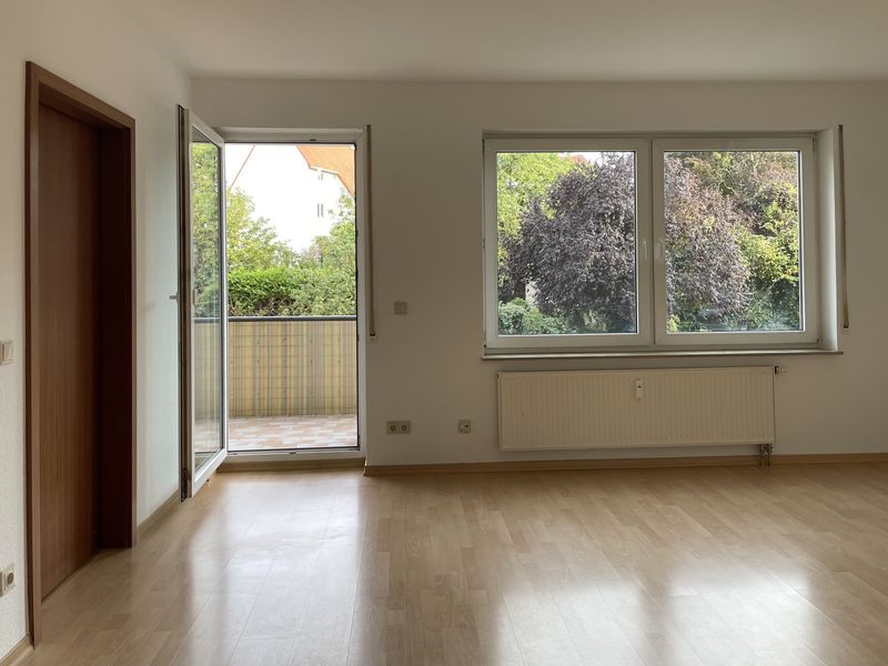 Sanierte, attraktive 3-Zimmer-Wohnung mit Einbauküche und Balkon in Dessau Nord